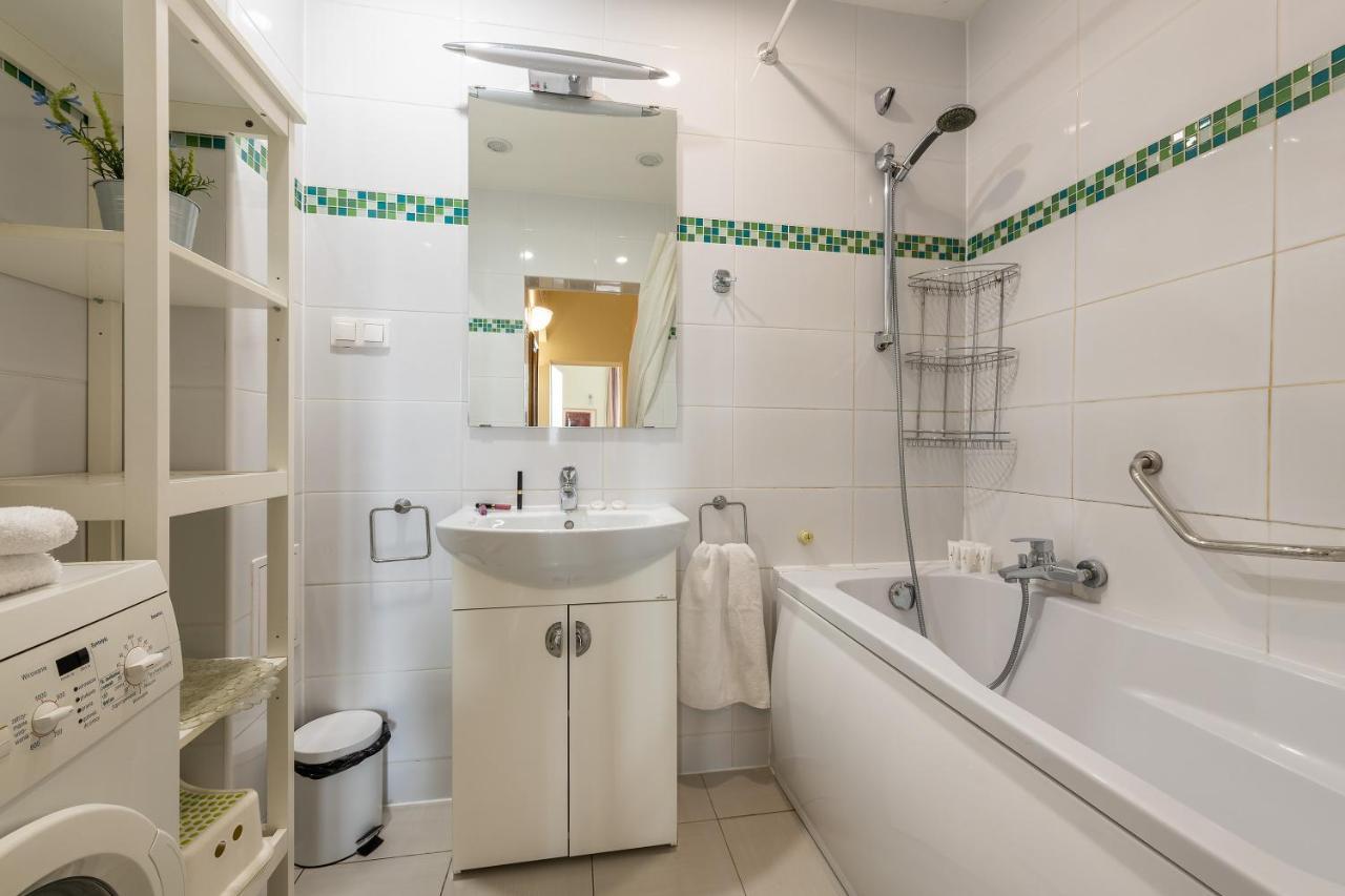 Two Bedroom Apartment For 6 People Warsaw Exterior photo